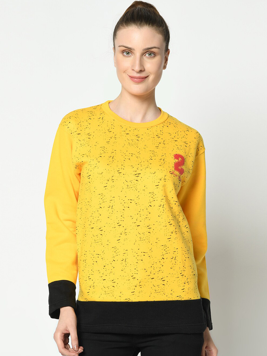 

VIMAL JONNEY Women Yellow & Black Printed Sweatshirt