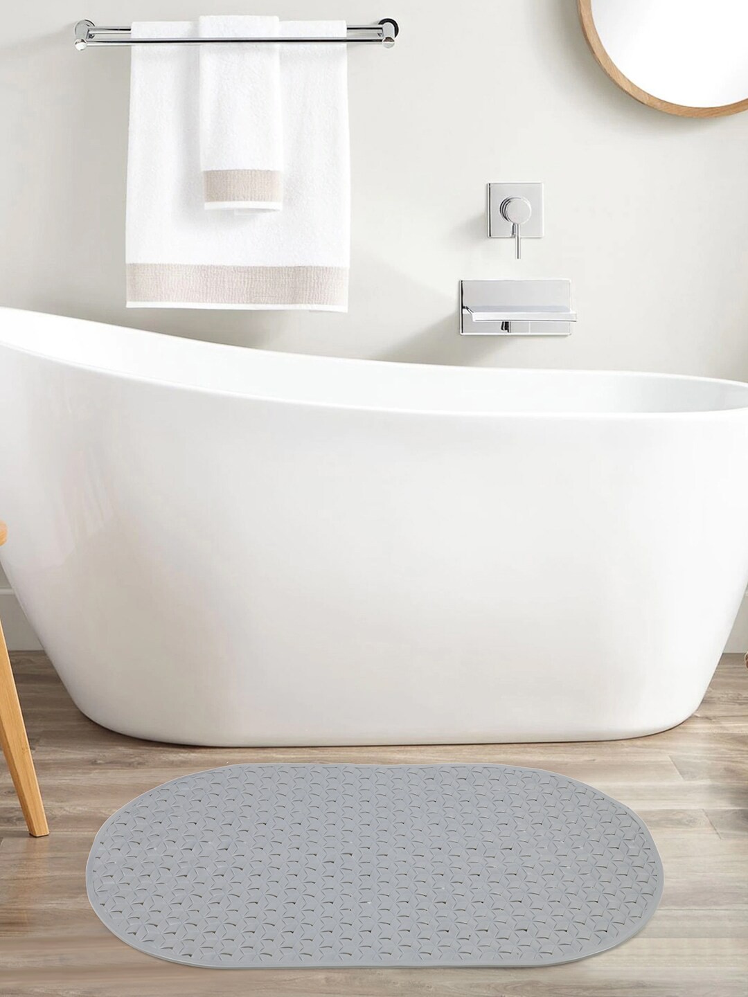

Clasiko Grey Textured Anti-Skid Bathroom Mat with Suction Cups