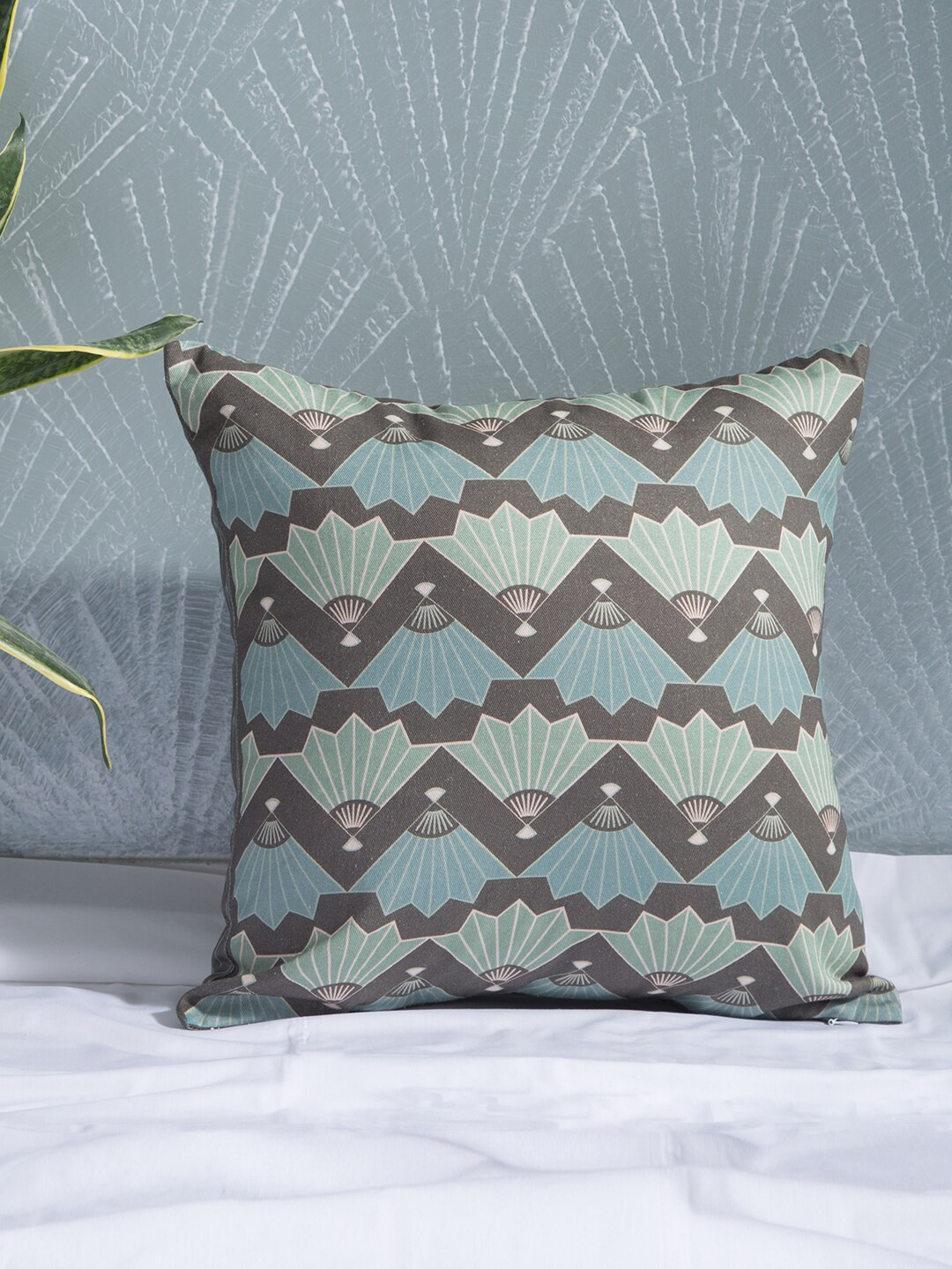 

PETAL HOME Multicoloured Single Abstract Square Cushion Cover, Multi