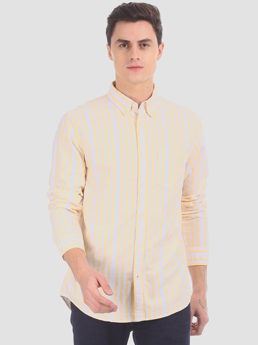 

Aeropostale Men Yellow Regular Fit Striped Casual Shirt