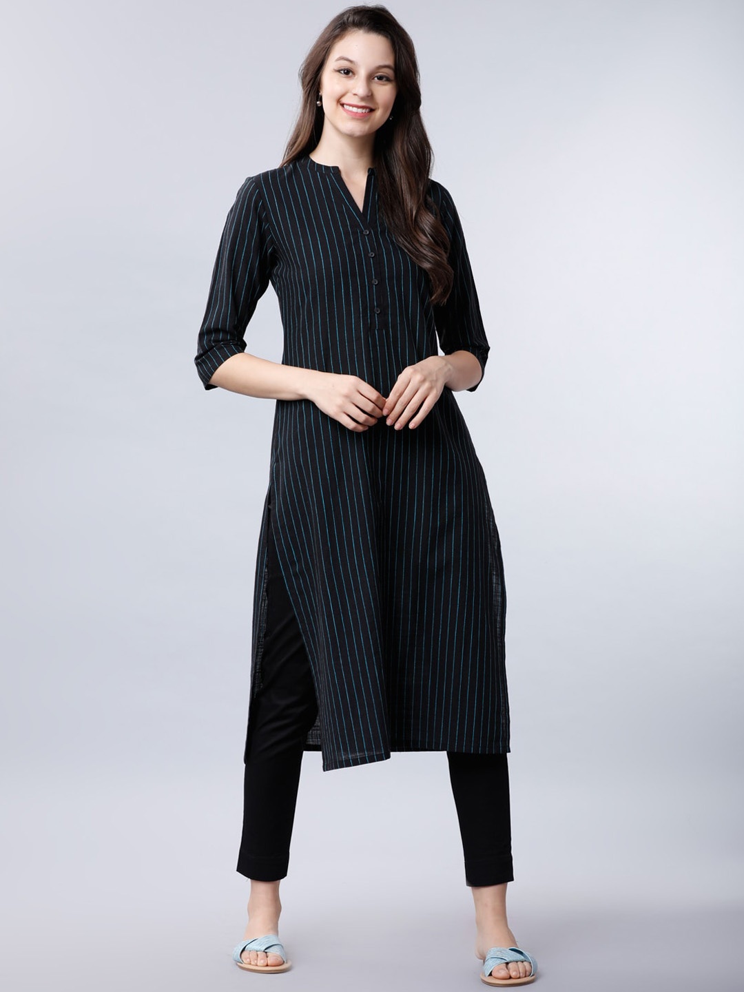 

Vishudh Women Black & Turquoise Blue Striped A-Line Kurta