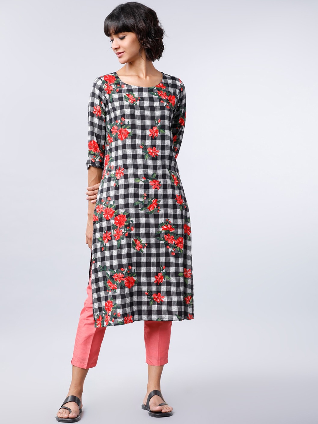 

Vishudh Women Black & Off-White Checked A-Line Kurta