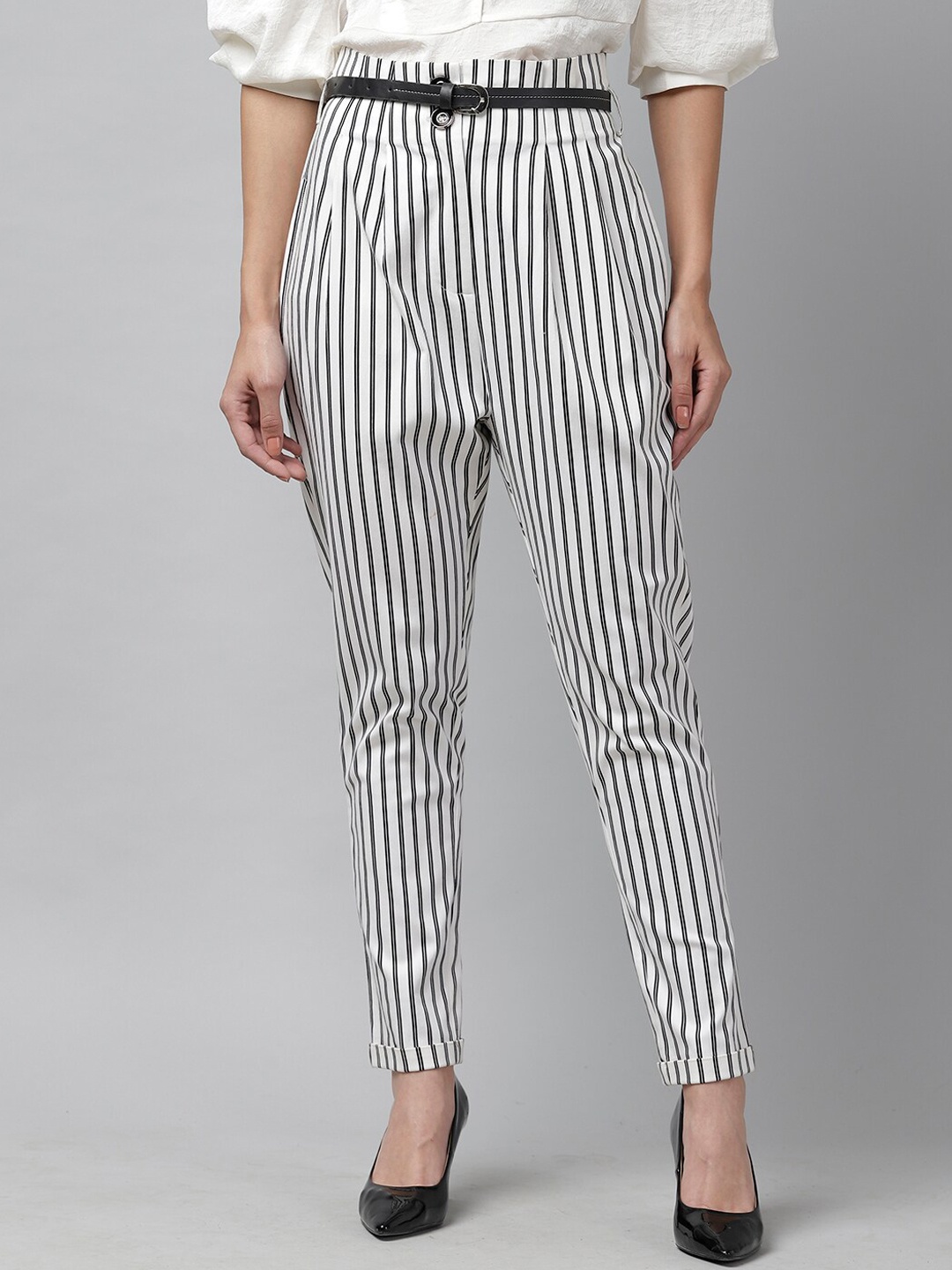 

KASSUALLY Women Black & White Slim Fit Striped Regular Trousers