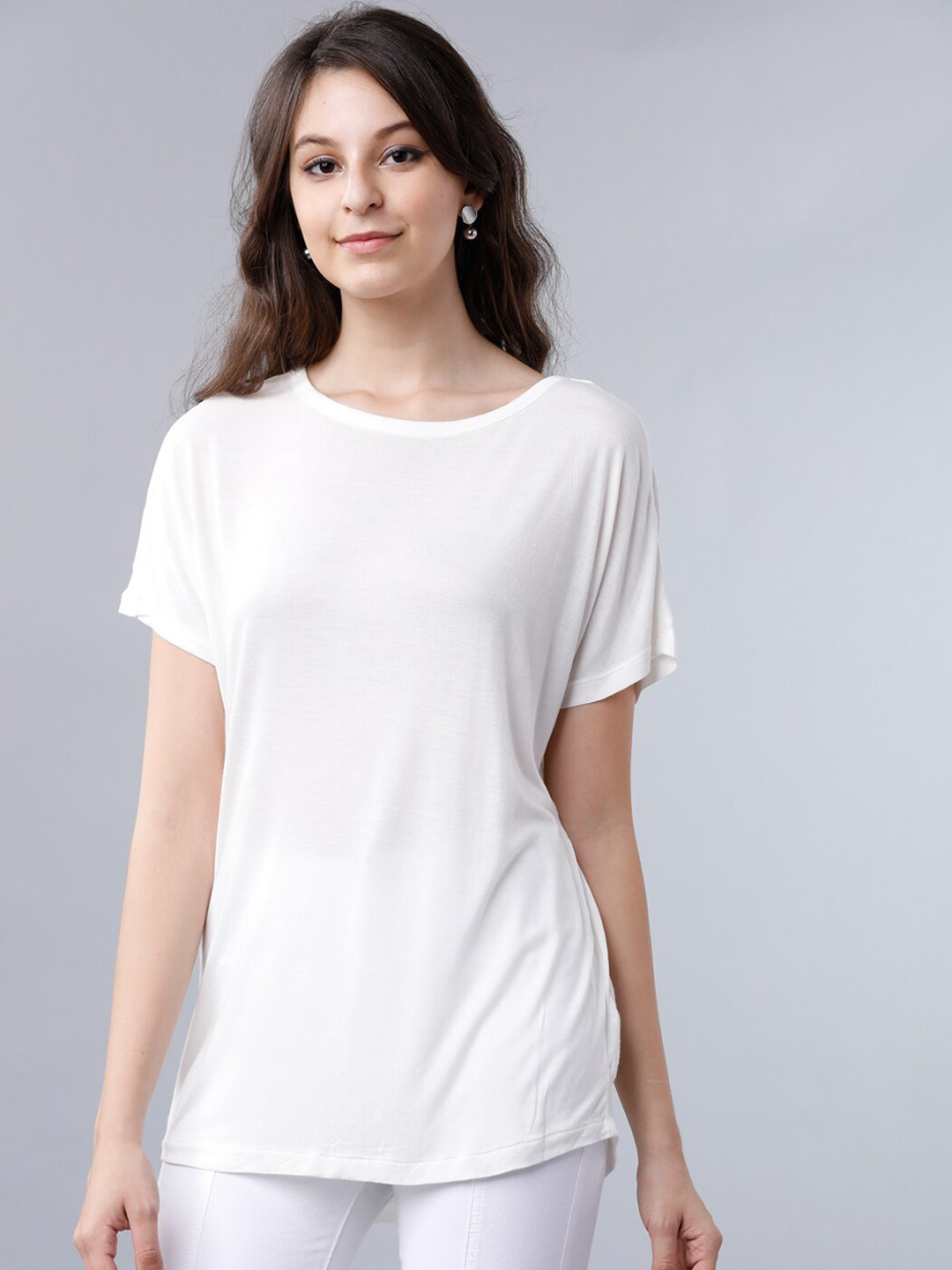 

Tokyo Talkies Women White Solid Round Neck T-shirt