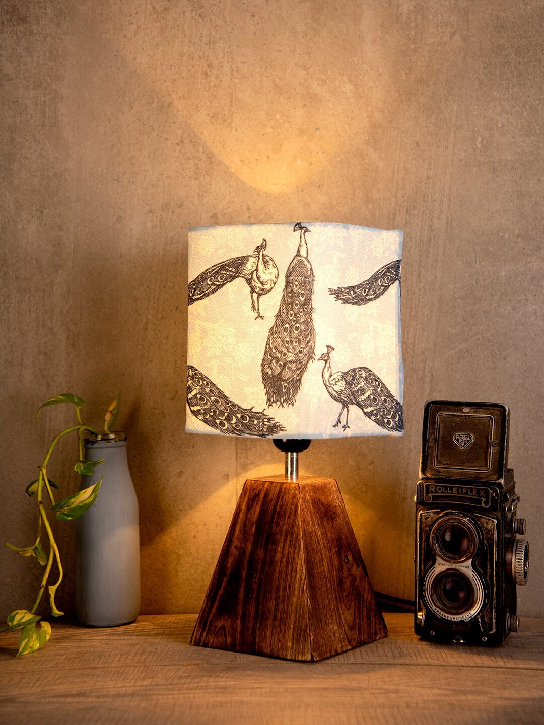 

green girgit Blue & Brown Wandering Peacocks Printed Table Lamp