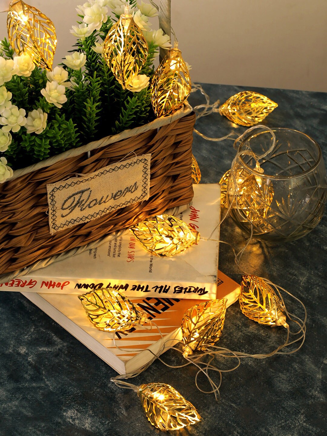 

TIED RIBBONS Gold-Toned Solid Leaf Shaped String Lights