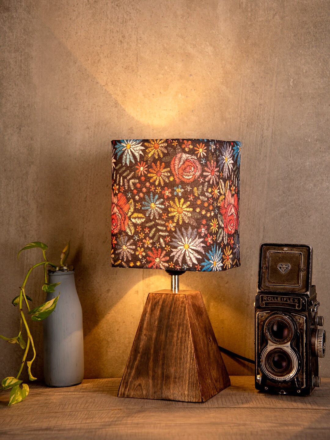 

green girgit Black & Pink Floral Printed Bedside Lamp