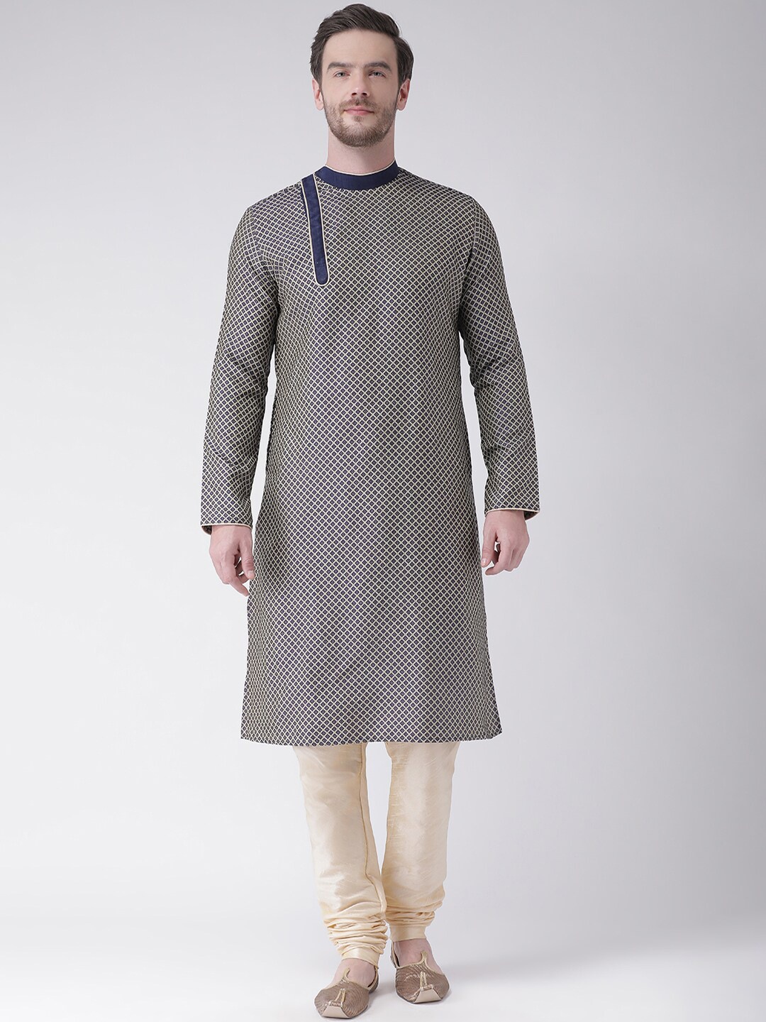 

LAMAAYA Men Navy Blue Banarasi Silk Kurta With Churidar