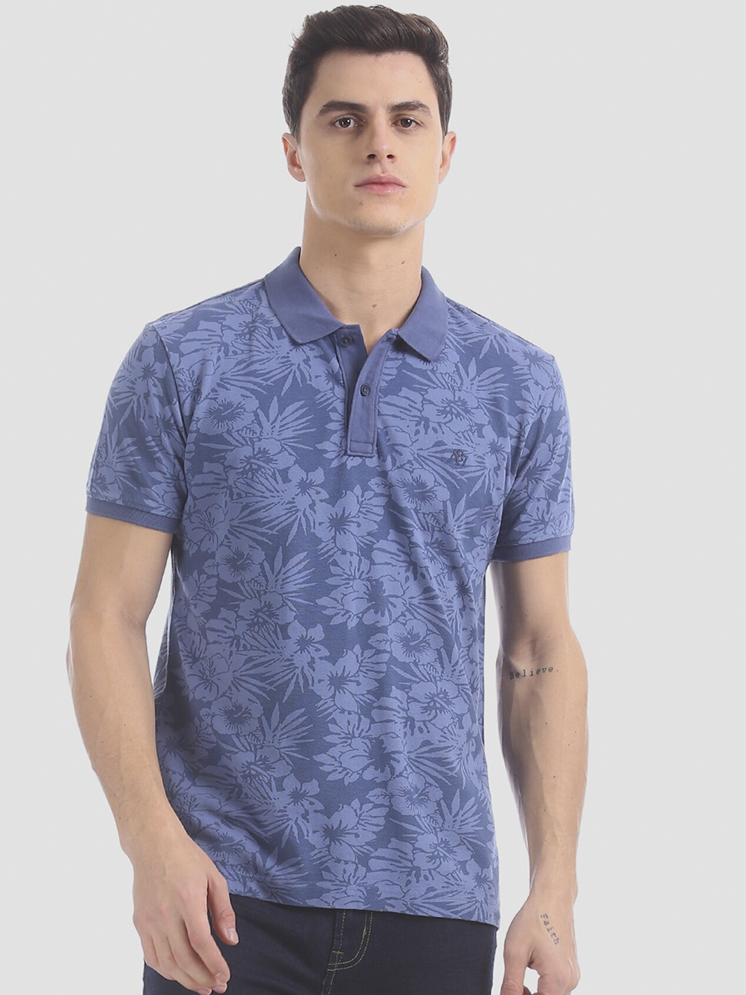 

Aeropostale Men Blue Floral Printed Polo Collar Pure Cotton T-shirt