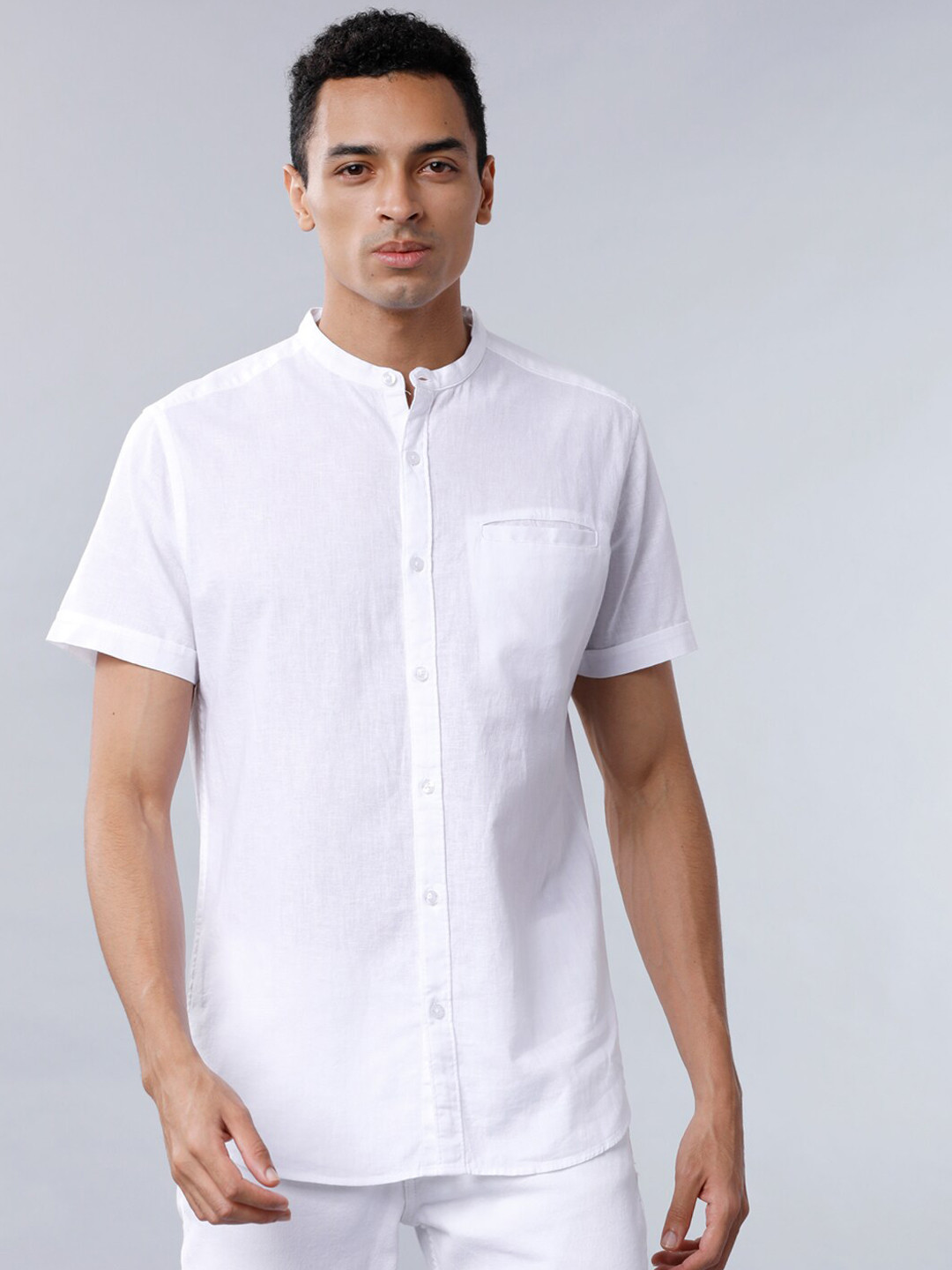 

HIGHLANDER Men White Slim Fit Solid Casual Shirt