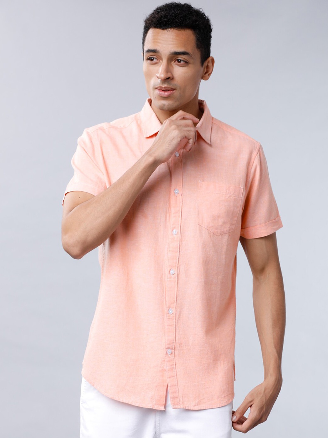 

HIGHLANDER Men Peach-Coloured Slim Fit Solid Casual Shirt