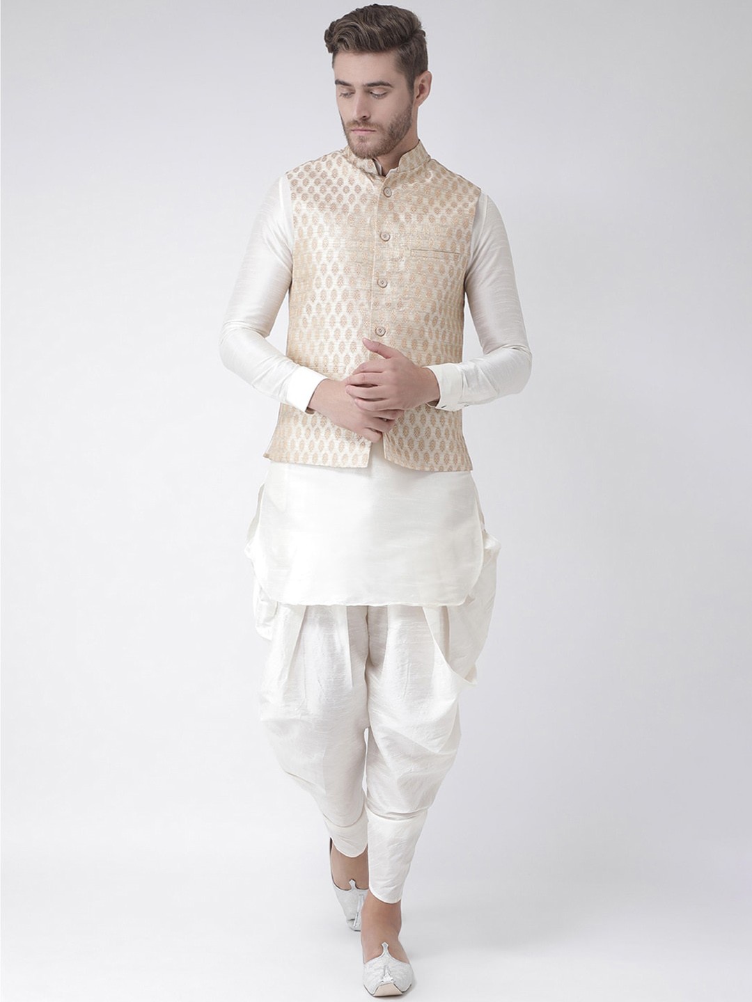 

LAMAAYA Men Off-White & Cream-Coloured Solid Kurta with Patiala & Nehru Jacket