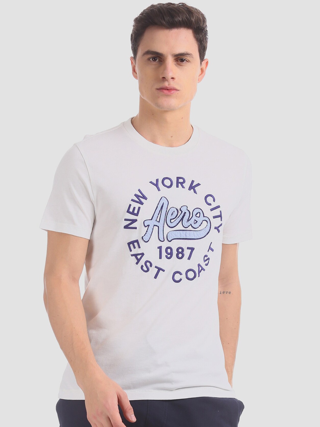 

Aeropostale Men Off-White Printed V-Neck T-shirt