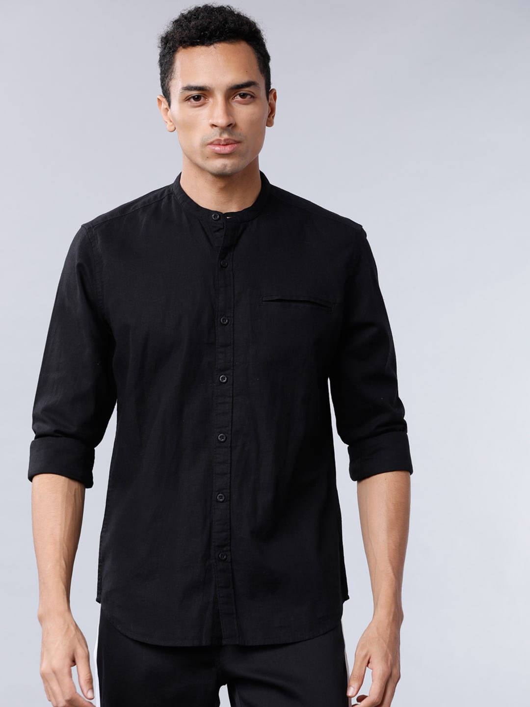 HIGHLANDER Men Black Slim Fit Solid Casual Shirt