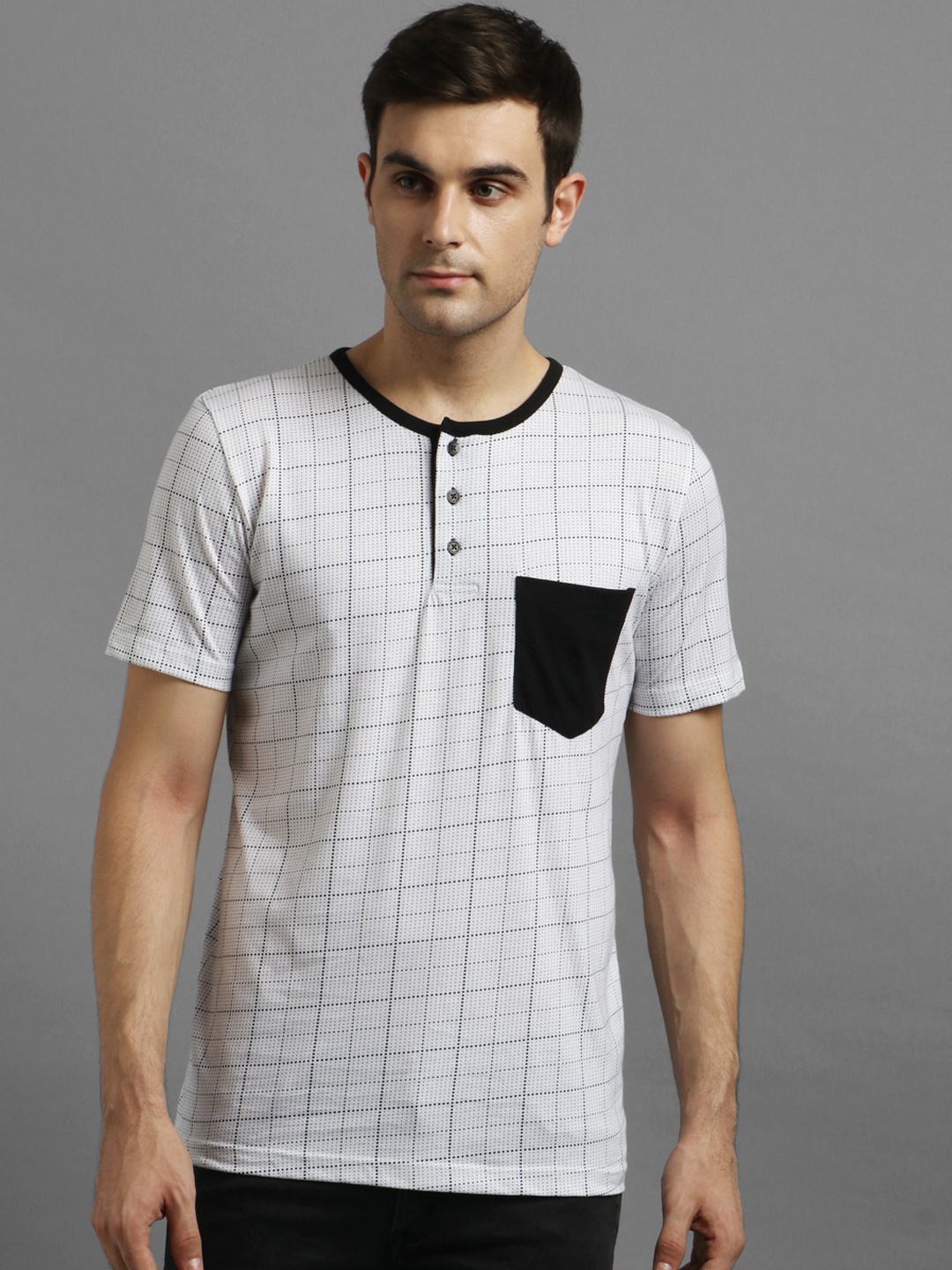 

Kotty Men White Checked Henley Neck T-shirt