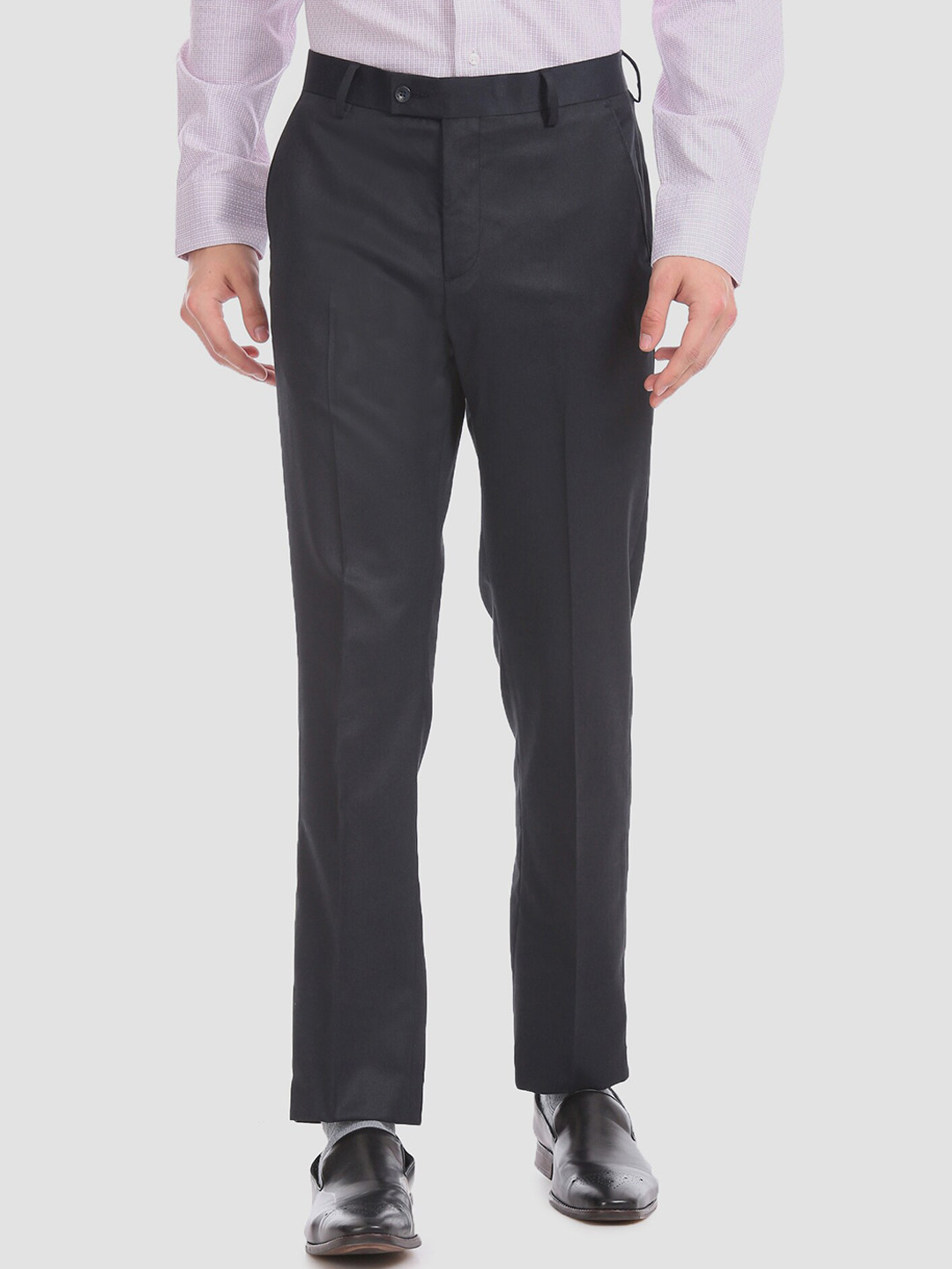 

Arrow Men Blue Tapered Fit Solid Formal Trousers