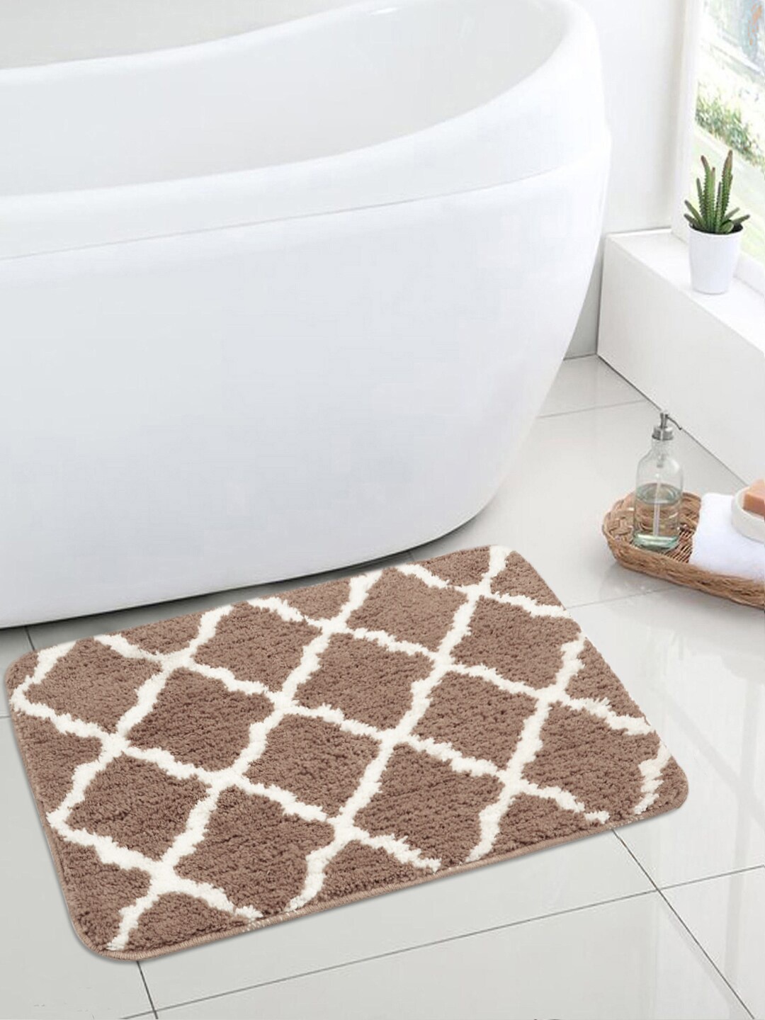 

Saral Home Brown & White Ogee Design Anti-Skid Bath Rug