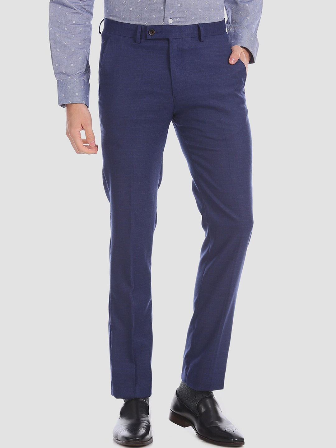 

Arrow Men Blue Slim Fit Solid Formal Trousers