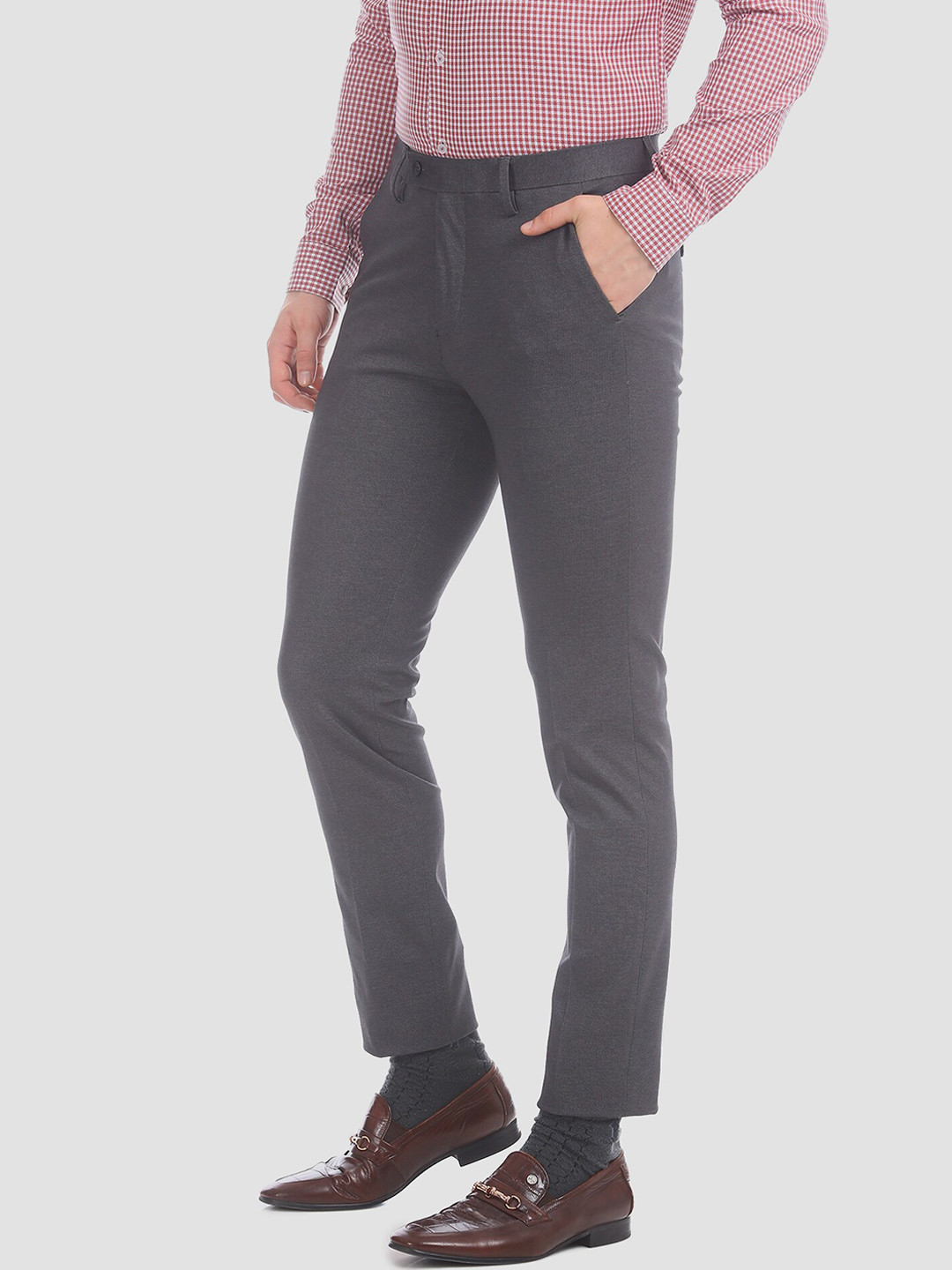 

Arrow Men Grey Regular Fit Solid Formal Trousers