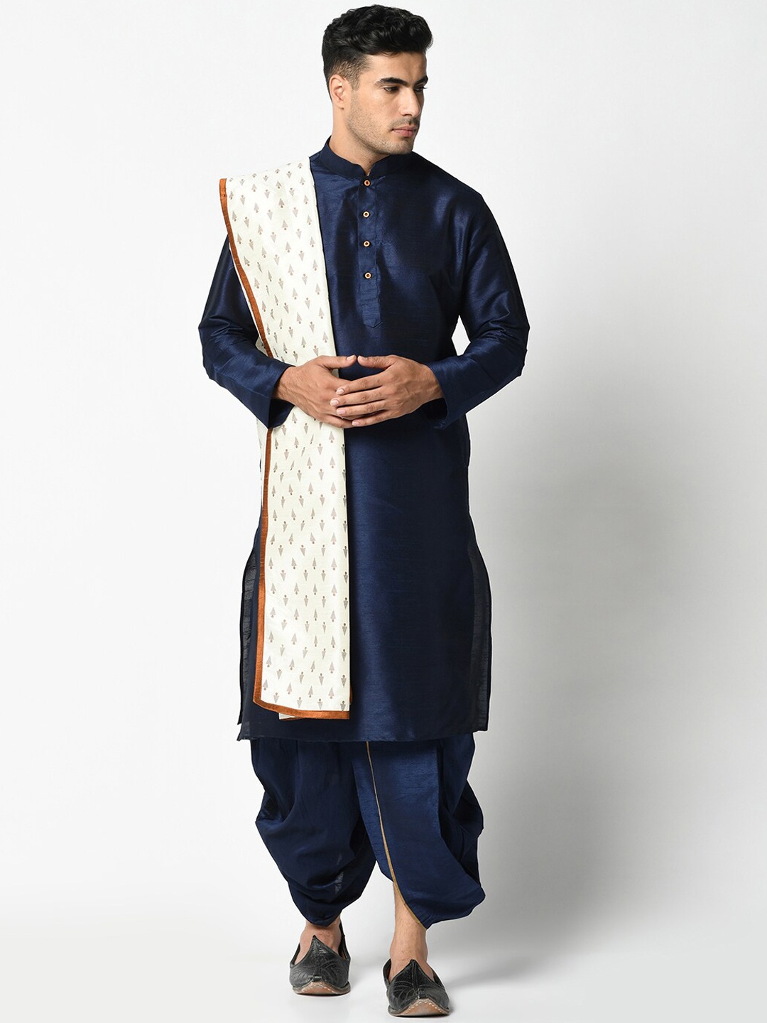 

DEYANN Men Navy Blue & Off-White Solid Kurta with Dhoti Pants & Dupatta