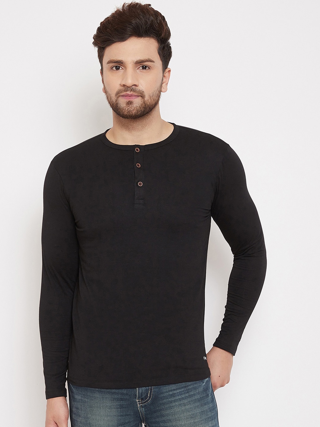 

Plagg Men Black Solid Henley Neck T-shirt