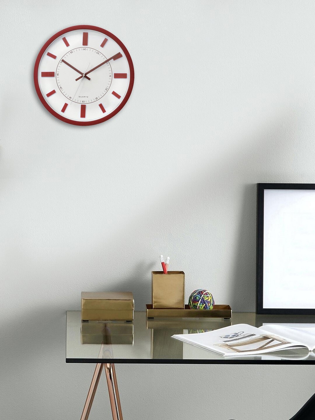 

eCraftIndia White Round Solid 30cm Analogue Wall Clock