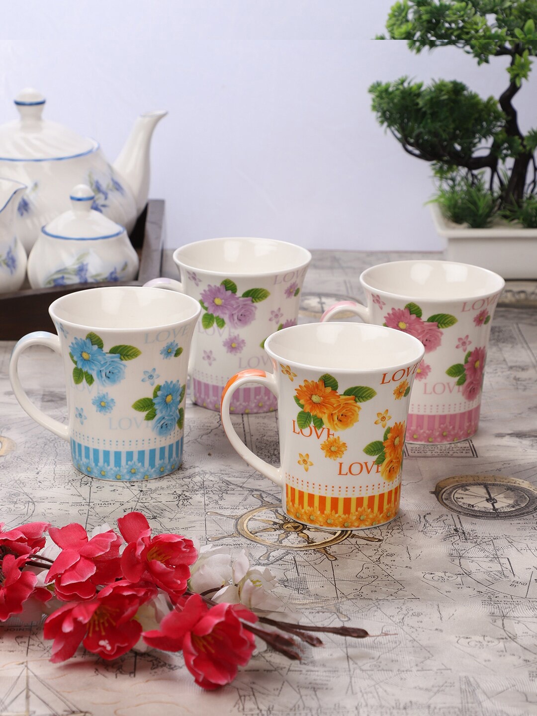 

ceradeco Assorted 4 Pcs Printed Bone China Cups Set