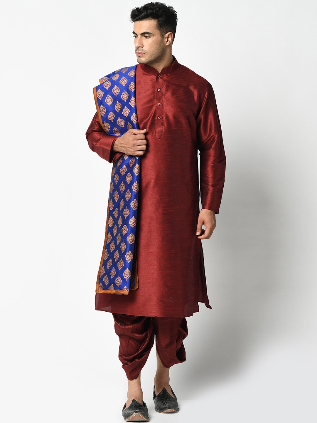 

DEYANN Men Maroon & Blue Solid Kurta with Pyjamas & Dupatta