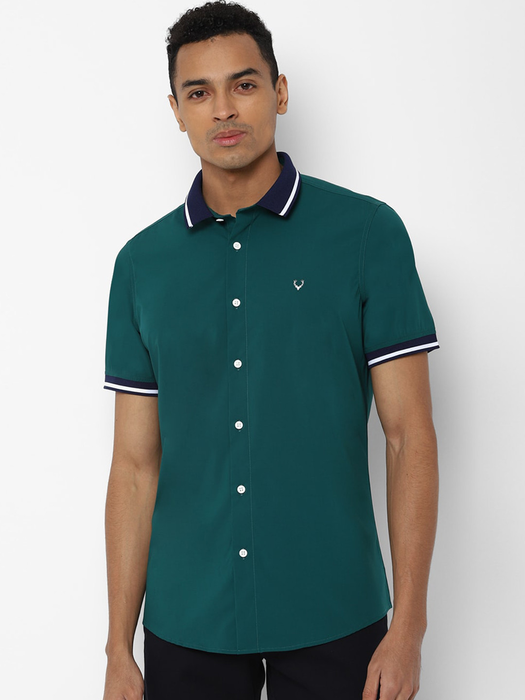 

Allen Solly Sport Men Green Regular Fit Solid Casual Shirt