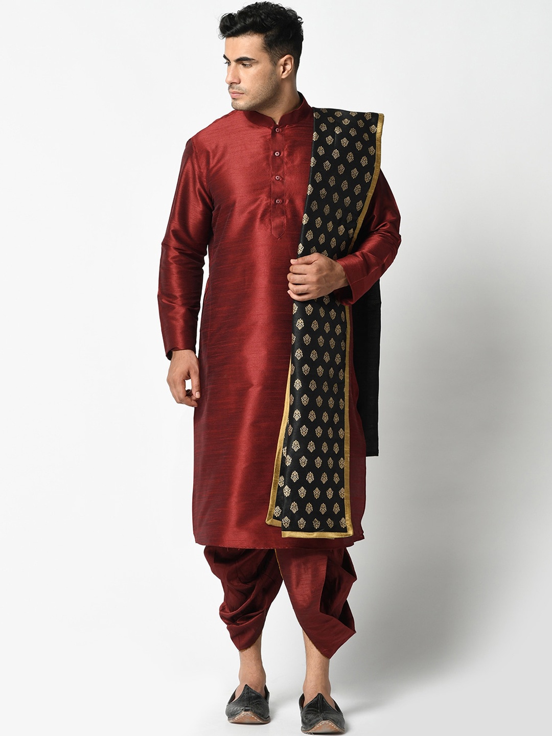 

DEYANN Men Maroon & Black Solid Kurta with Pyjamas & Dupatta