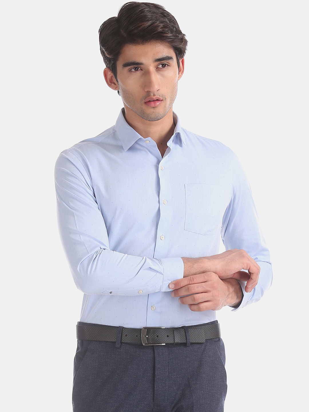 

Arrow Men Blue Slim Fit Solid Formal Shirt