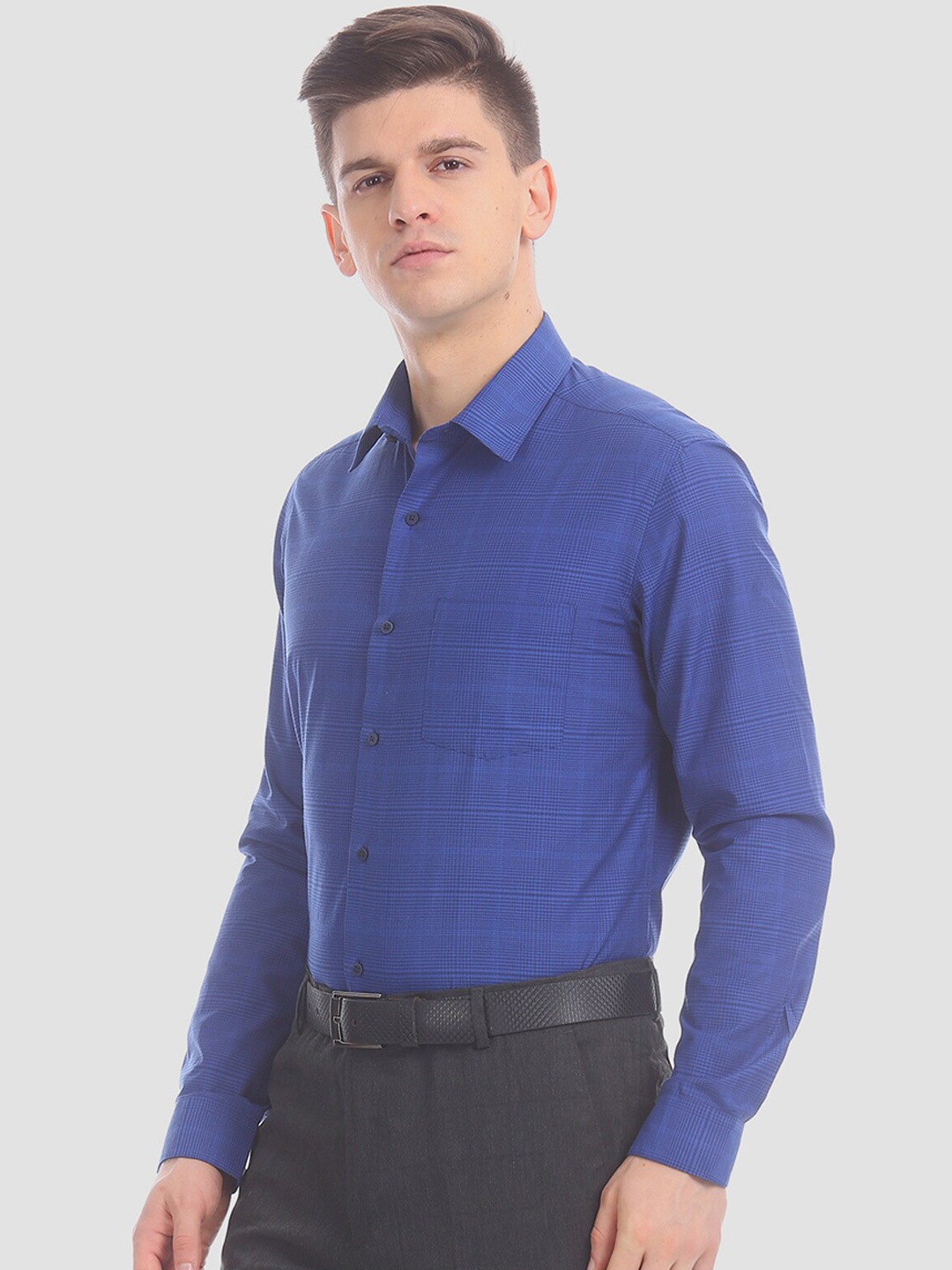

Arrow Men Blue Slim Fit Solid Formal Shirt