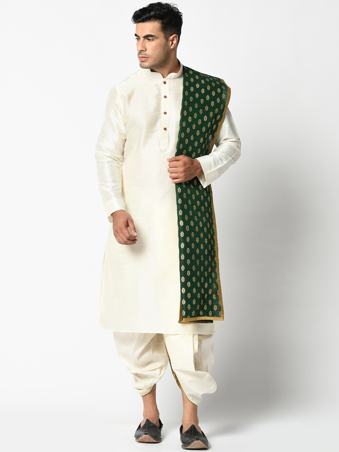 

DEYANN Men Off-White & Green Solid Kurta with Dhoti Pants & Dupatta