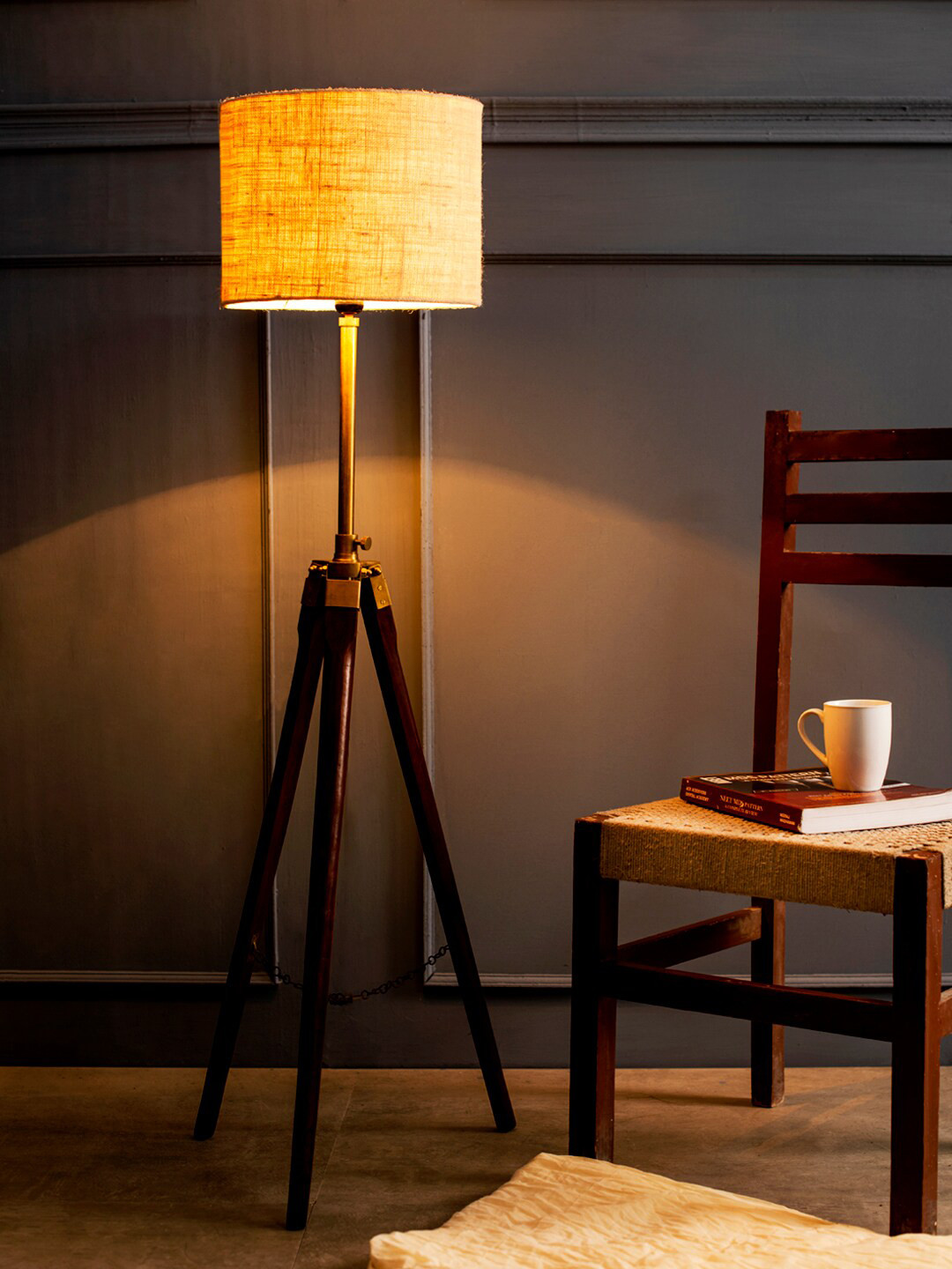 

green girgit Beige Solid Contemporary Big Tripod Lamp