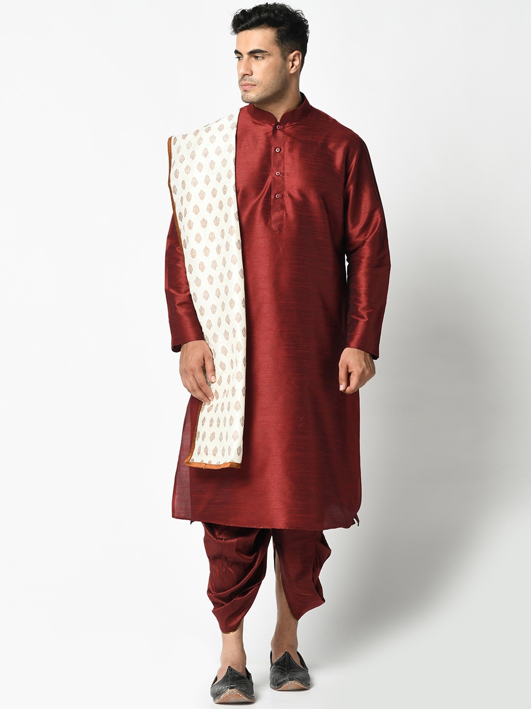 

DEYANN Men Maroon & Off-White Solid Kurta with Dhoti Pants & Dupatta
