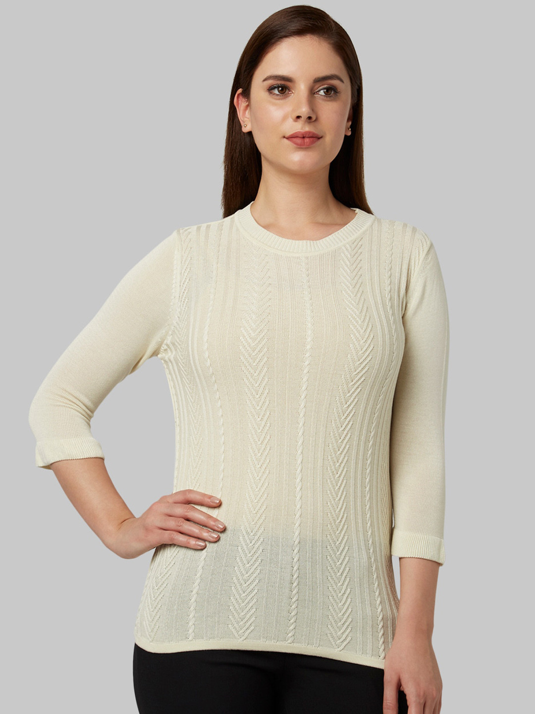 

Park Avenue Woman Off-White Solid Pullover Sweater