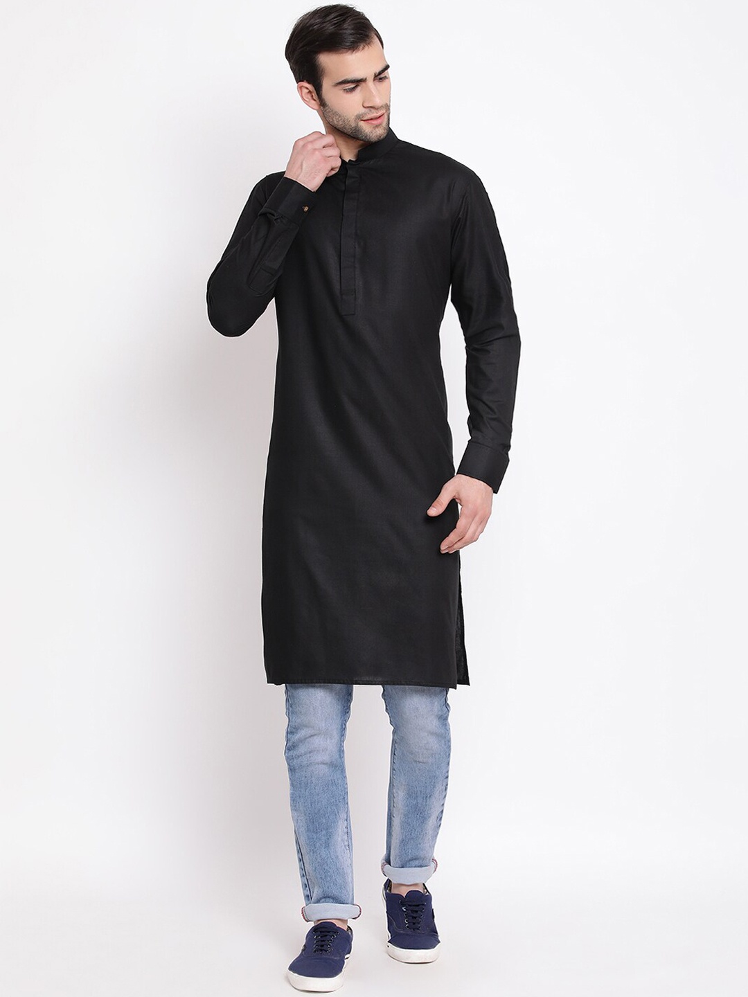 VASTRAMAY Men Black Solid Straight Kurta