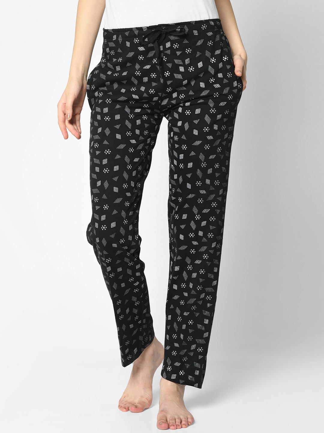

VIMAL JONNEY Women Black & White Printed Lounge Pants