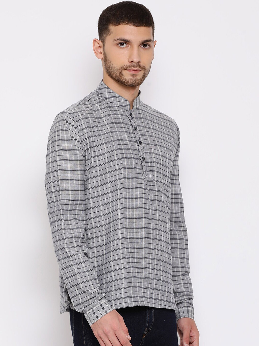 

VASTRAMAY Men Grey Checked Straight Kurta