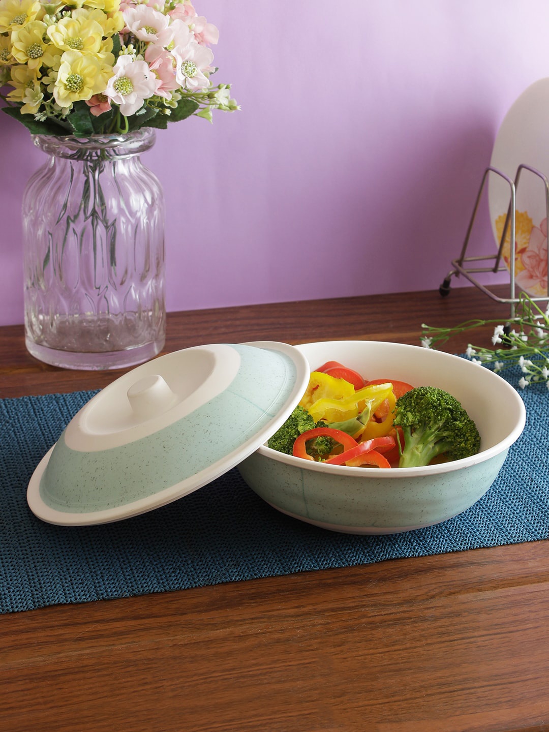 

HomeTown Nora Tropical Persian Serving Bowl With lid, White