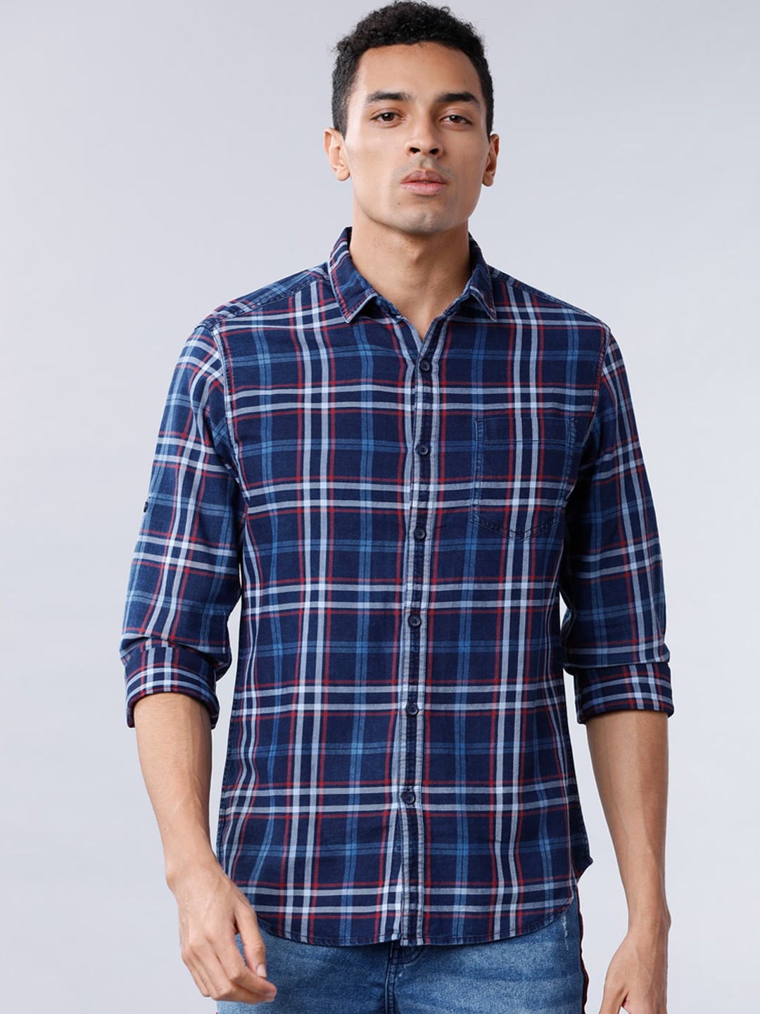 

LOCOMOTIVE Men Blue & White Slim Fit Checked Casual Shirt