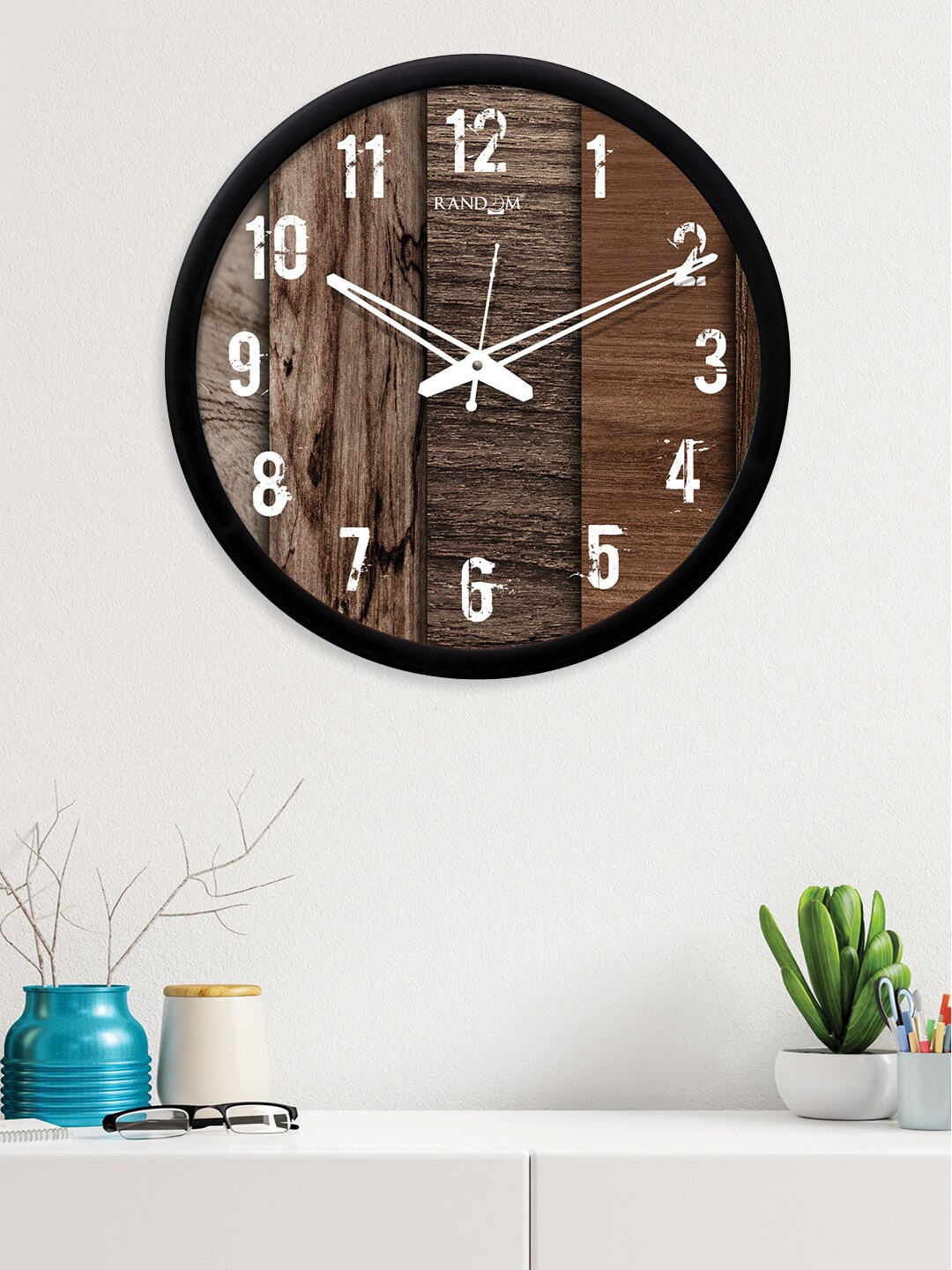 

RANDOM Black & Brown Round Printed 30 cm Analogue Wall Clock