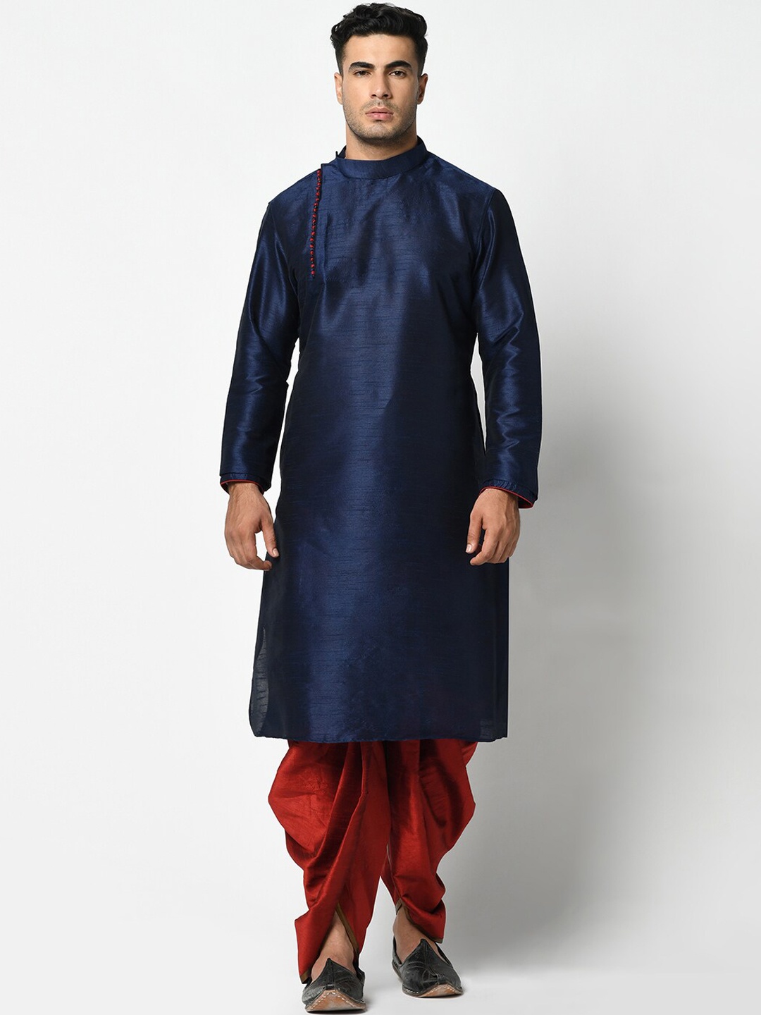 

DEYANN Men Navy Blue & Red Solid Kurta with Patiala
