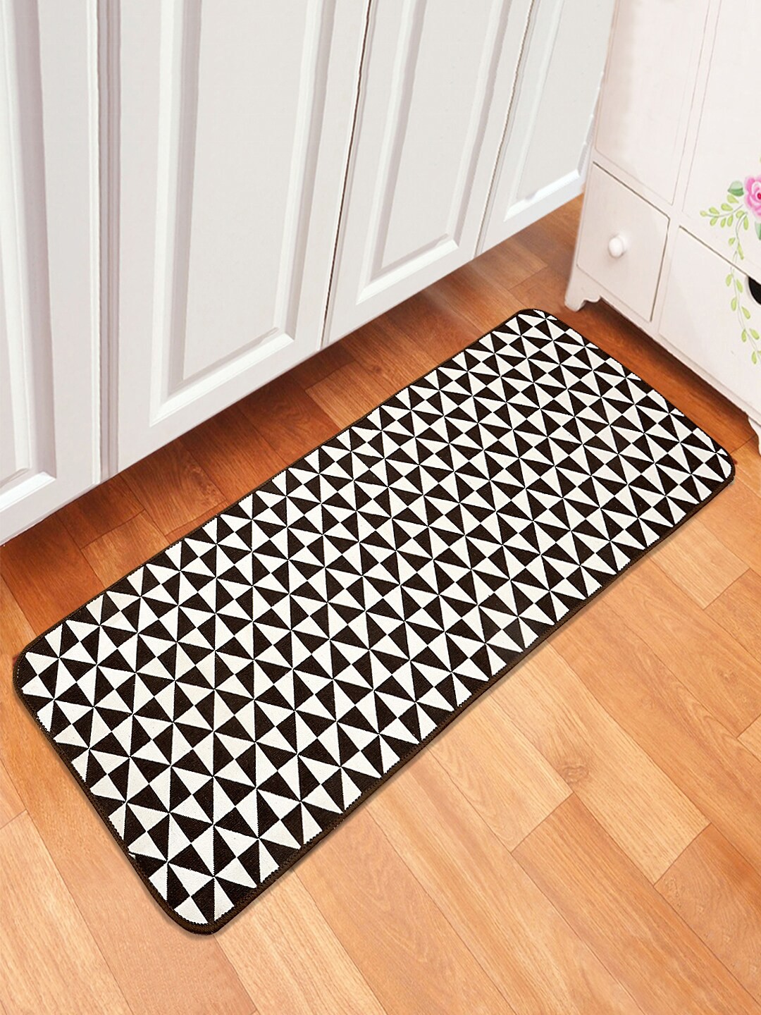 

Saral Home Brown & White Geometric Jacquard Anti-Skid Multi-Purpose Floor Runner