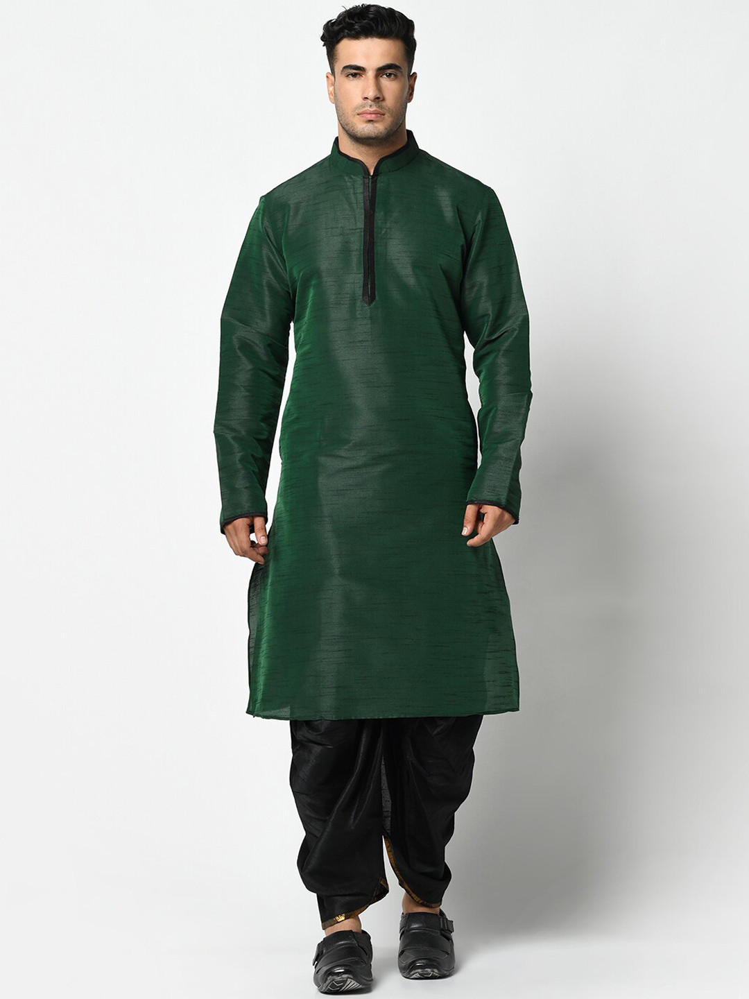 

DEYANN Men Green & Black Solid Kurta with Patiala