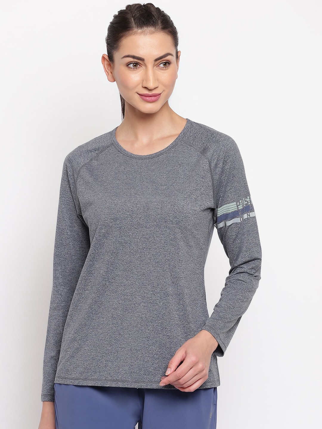 

Enamor Women Navy Blue Solid Slim Fit Long Sleeve Active T-shirt