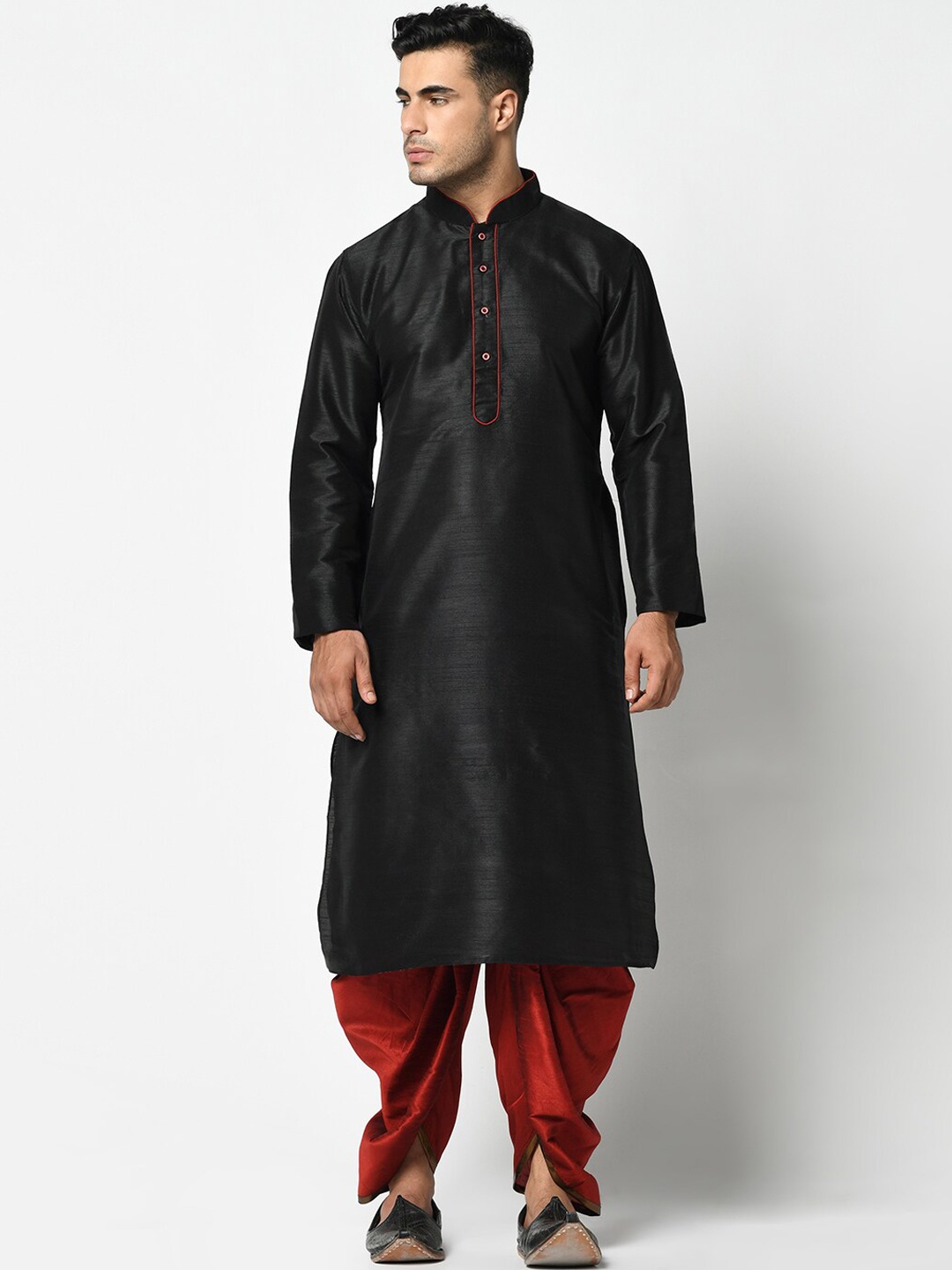 DEYANN Men Black & Red Solid Kurta with Churidar