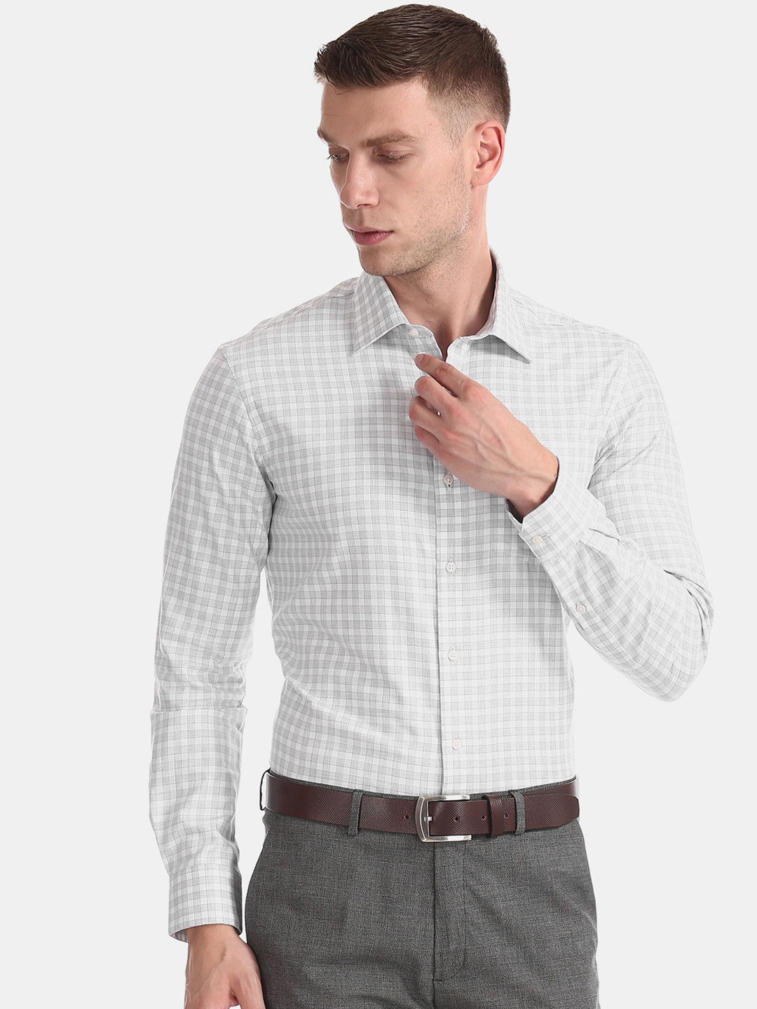 

Arrow Men Grey Slim Fit Checked Formal Shirt