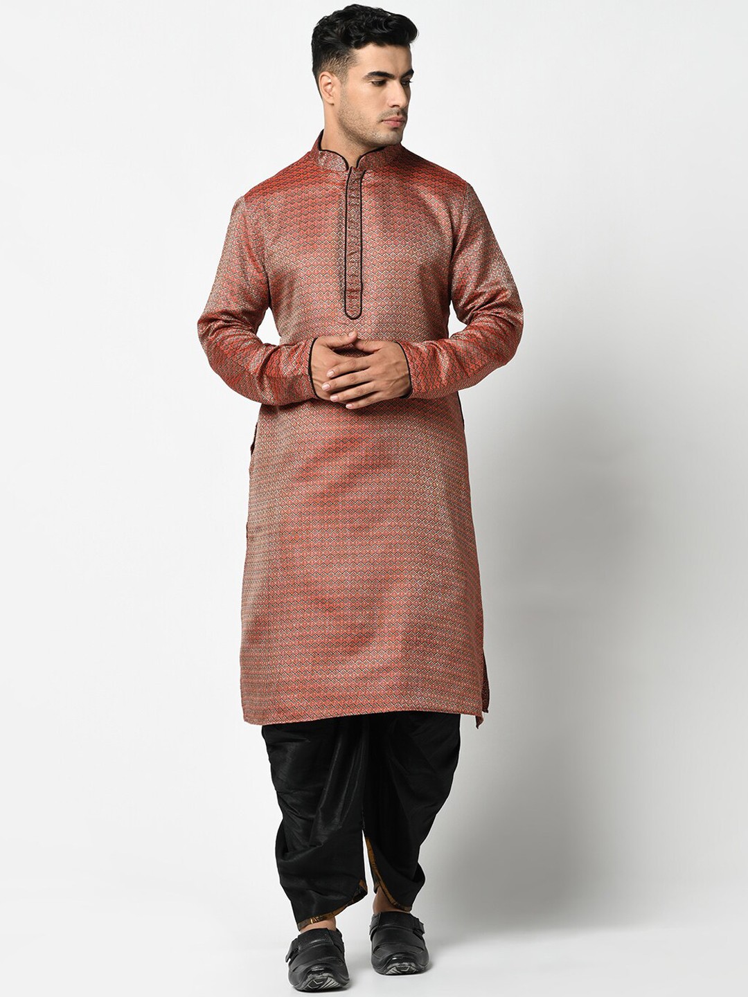 

DEYANN Men Red & Black Solid Kurta with Patiala