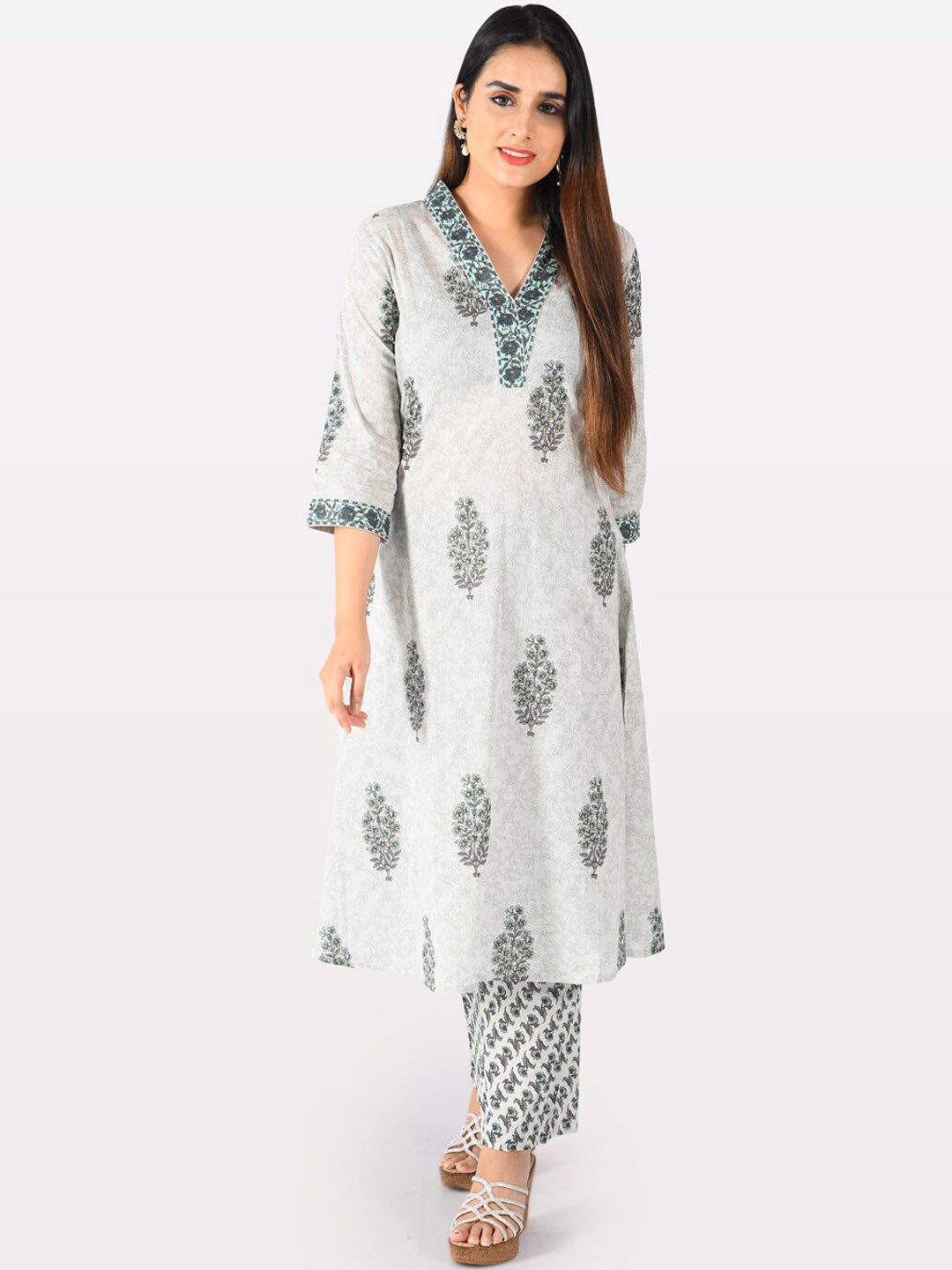 

Neerus Women Grey P& Green rinted A-Line Kurta